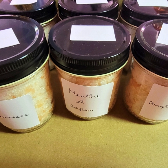 Bath salt soak - Picture 1 of 2